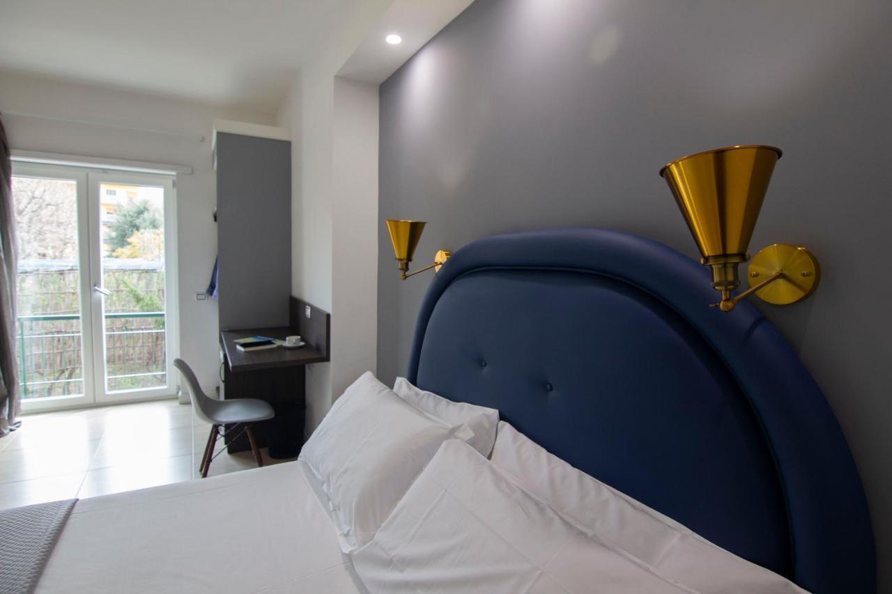 Mako Sorrento Suites Eksteriør bilde