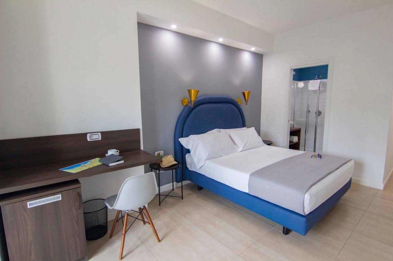 Mako Sorrento Suites Eksteriør bilde